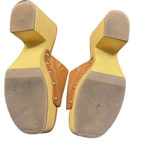 Rare FOREVER 21 Chunky Platform, Trendy & Comfy! - Picture 4 of 5